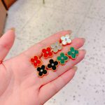 Bông Tai Nữ Cỏ 4 Lá Có Nhụy Titan Ko Đen TT4746