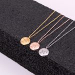 Dây Chuyền Mặt Tròn Khắc Hình Chuột Mickey Titan Không Đen TT 2436